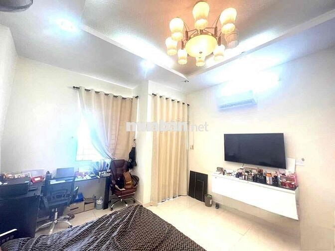 Nhà Phạm Văn Chí hơn 300m2 - 7 PN - SỔ HỒNG MỚI 2025