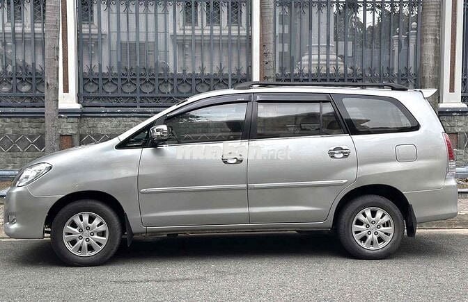 Toyota Innova 2009 V - 140000 km