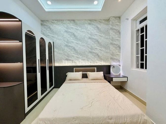 Bán nhà 2 tỷ 180, 48m² đường TL29, Thạnh Lộc, Q12. Hẻm 5m, sổ riêng 