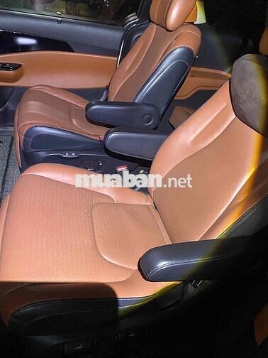 Kia Carnival 2022 2.2D Signature 7 ghế (clone)