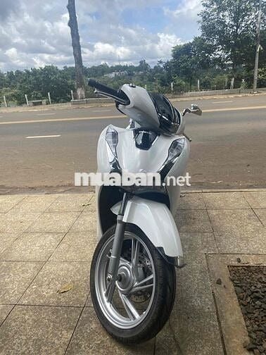 Đổi oto nên cần bán bớt xe máy thương lượng