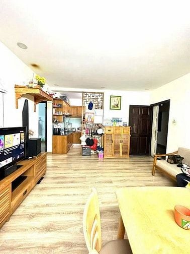 CC 10A Trần Nhật Duât, Tân Định, Q1: 75m2,có nội thất, 1p ngủ +, 10tr5