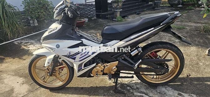 Xe còn mới chạy êm máy zing