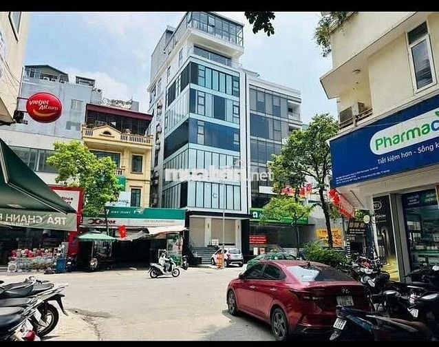 Tôi cần bán nhà mặt phố Trung Hòa 7tầng thang máy full nội thất.
