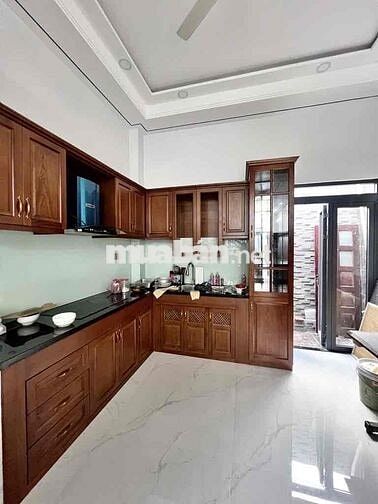 NHÀ 3 TẦNG ĐẸP — GẦN BÌNH LONG NHÀ THỜ BÌNH THUẬN(4.2m x 14m)