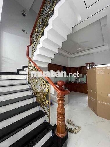 NHÀ 3 TẦNG ĐẸP — GẦN BÌNH LONG NHÀ THỜ BÌNH THUẬN(4.2m x 14m)