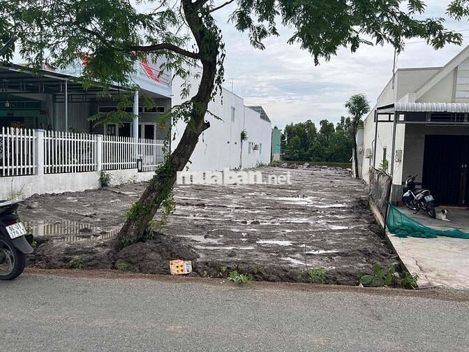 Đất nền mặt tiền đường Hộ Phòng - Chủ Chí