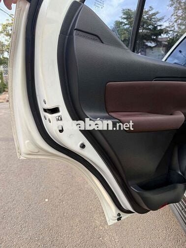 Toyota Fortuner 2017 2.4 Số sàn máy dầu nhập Indo