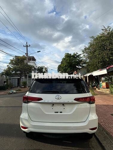Toyota Fortuner 2017 2.4 Số sàn máy dầu nhập Indo