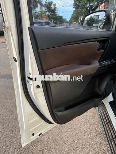 Toyota Fortuner 2017 2.4 Số sàn máy dầu nhập Indo