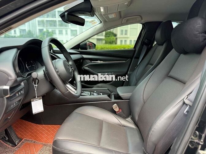 Mazda 3 2025 1.5L Luxury - 1500 km