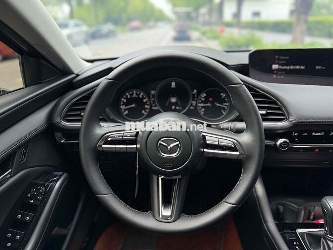 Mazda 3 2025 1.5L Luxury - 1500 km