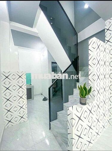 🔥 Nhà 3 Tầng CMT8 Tân Bình – Hẻm 6m, Có Nội Thất, Chỉ 11.5tr/Tháng!