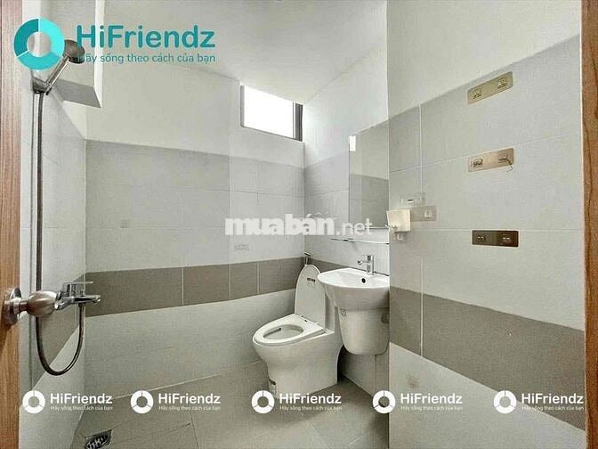 Duplex ban công siêu rộng phù hợp nhóm bạn 2-4 người giáp q10