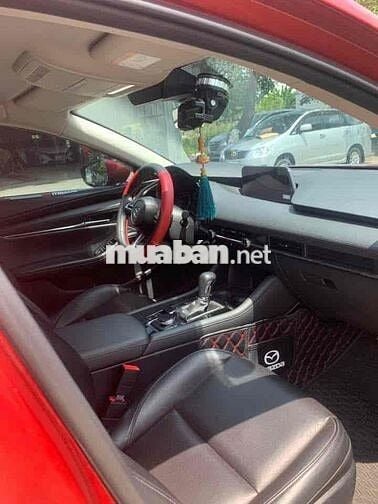 Mazda 3 2020 1.5L Luxury - 80000 km