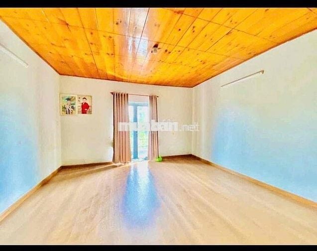Nhà Biệt Thự DT 9x20 1Trệt 1Lầu 5Pn 2Wc Gara Đậu Ôtô Đường Xe Tải Nhựa