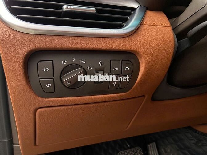 VinFast Lux SA2.0 Turbo Premium 2021