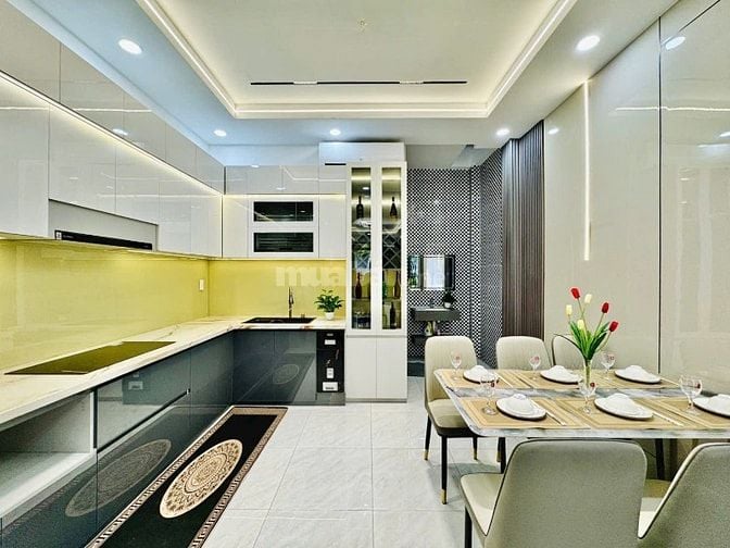 Nhà đang cho thuê 10tr/tháng Nguyễn Xí, 48m2 Sổ Hồng riêng, HXH 5m