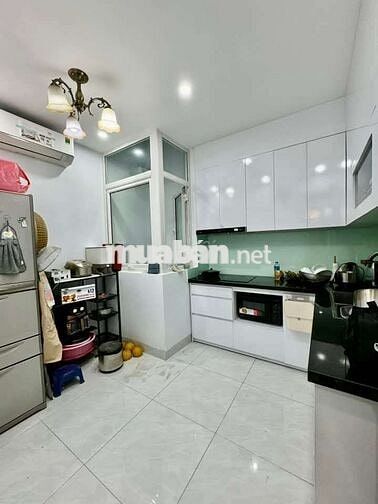Bán nhà phố Phạm Ngọc Thạch, oto đỗ cửa, 46m * 5 tầng, gần phố.