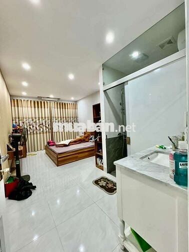 Bán nhà phố Phạm Ngọc Thạch, oto đỗ cửa, 46m * 5 tầng, gần phố.