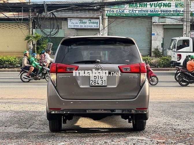 ❤️❤️  TOYOTA INNOVA  MT 2017 2.0E - 100300 km