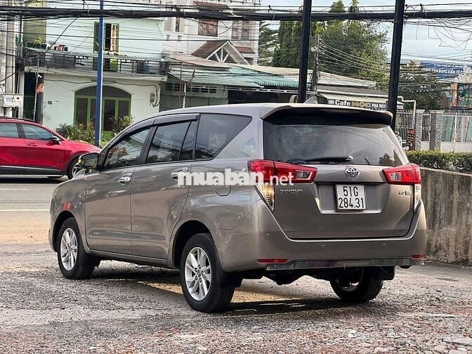 ❤️❤️  TOYOTA INNOVA  MT 2017 2.0E - 100300 km