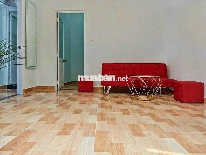 Nhà sạch sẽ,dt4*15m,2pn,cổng rào,sân, hẽm thông,gần ngã 5 chua hang