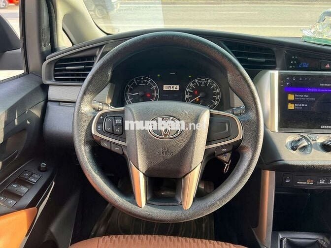 ❤️❤️  TOYOTA INNOVA  MT 2017 2.0E - 100300 km