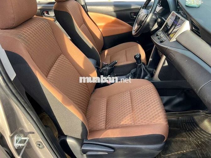 ❤️❤️  TOYOTA INNOVA  MT 2017 2.0E - 100300 km