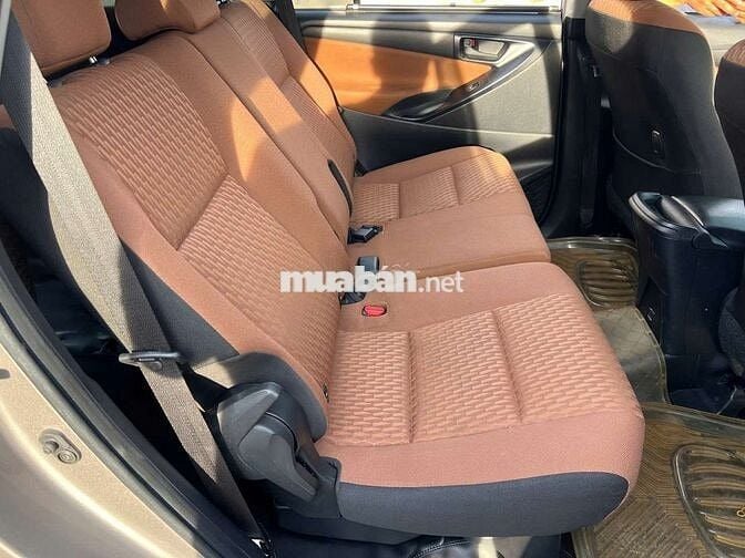 ❤️❤️  TOYOTA INNOVA  MT 2017 2.0E - 100300 km