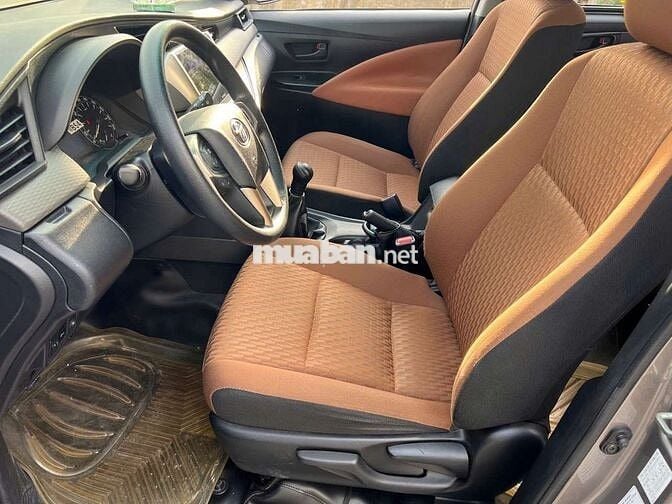 ❤️❤️  TOYOTA INNOVA  MT 2017 2.0E - 100300 km