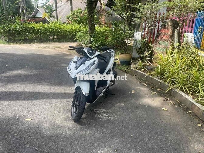 Vario 150cc. mau Trang mới keng