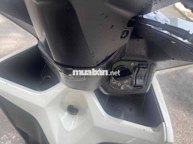 Vario 150cc. mau Trang mới keng
