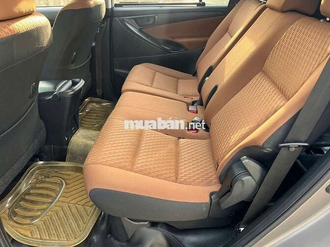 ❤️❤️  TOYOTA INNOVA  MT 2017 2.0E - 100300 km