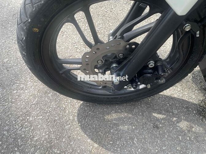 Vario 150cc. mau Trang mới keng