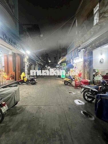 CHÍNH CHỦ BÁN NHÀ ĐƯỜNG 10M LÝ THÁI TỔ 3 TẦNG BTCT 4PN.3WC. NGAY CHỢ