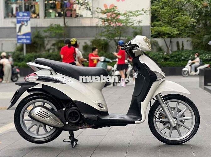Liberty 125ie 2011 màu trắng xe đẹp