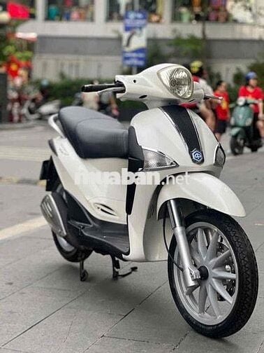 Liberty 125ie 2011 màu trắng xe đẹp