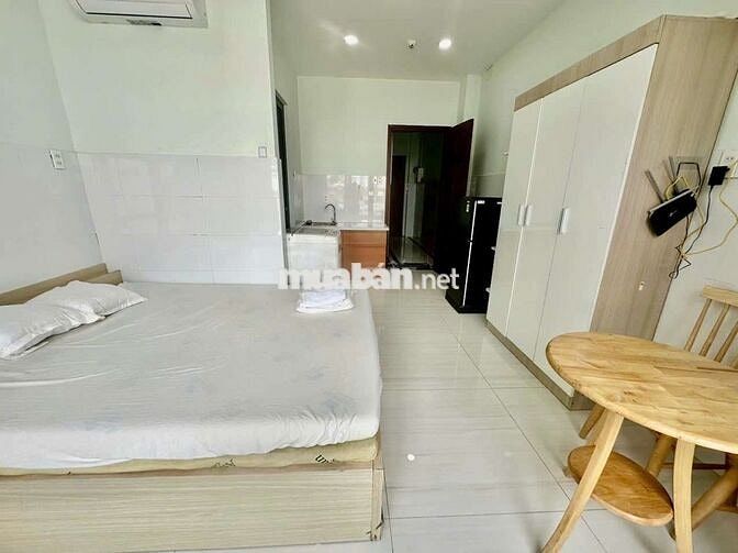 CHO THUÊ 1 PN CỬA SỔ FULL CỰC RỘNG VIEW CỰC CHILL GẦN HÀNG XANH, ĐH