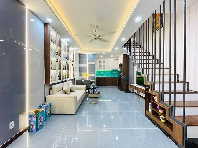 Bán nhà 48m2 giá 2tỷ390triệu đường Huỳnh Tấn Phát, Phú Thuận, Quận 7