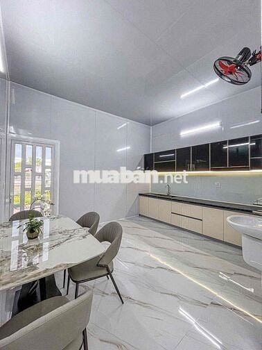 NHÀ 1 TRỆT 1 LẦU 2 MẶT TIỀN VIEW SÔNG GẦN BỆNH VIỆN NHI ĐỒNG