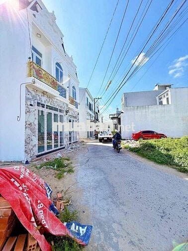 NHÀ 1 TRỆT 1 LẦU 2 MẶT TIỀN VIEW SÔNG GẦN BỆNH VIỆN NHI ĐỒNG