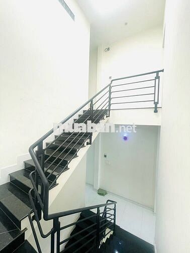 Bán nhà 2 lầu mặt tiền . Đường nguyễn công bình. Mỹ tho.Tp Mỹ tho.