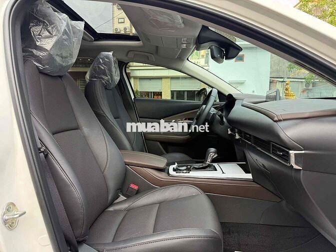 Mazda CX-30 2024 Premium 2.0 AT - 1800 km