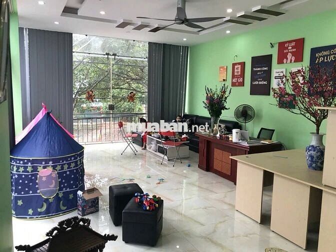 Cho thuê văn phòng Mễ Trì Thượng diện tích 45m2 tầng 2 view hồ