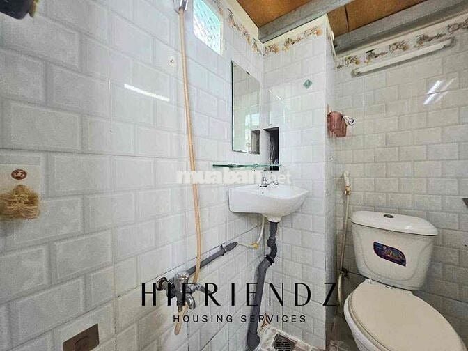 PHÒNG CÓ GÁC SÁT ĐẠI HỌC VĂN HIẾN CÓ SẴN NỘI THẤT CƠ BẢN