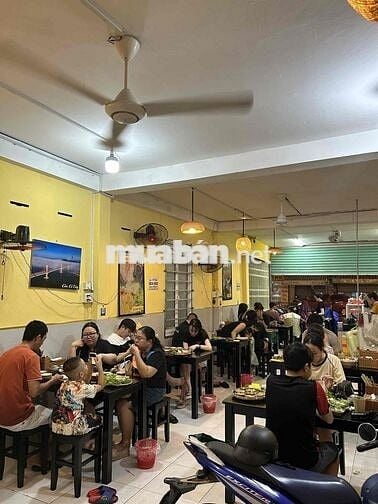 mặt bằng kinh doanh 80m2 góc 2 mặt diện đường  Quang Trung