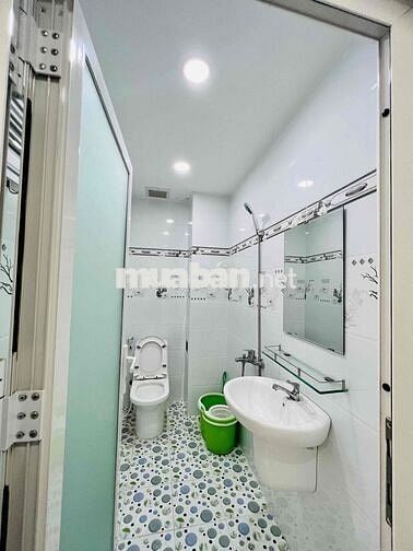 Nhà Mới Xây 100% DT 220m2 1Trệt 1Lửng 3Lầu 5Pn 5Wc Sẳn Máy Lạnh
