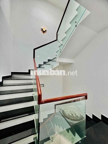 Nhà Mới Xây 100% DT 220m2 1Trệt 1Lửng 3Lầu 5Pn 5Wc Sẳn Máy Lạnh