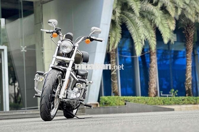 HARLEY Superlow 883